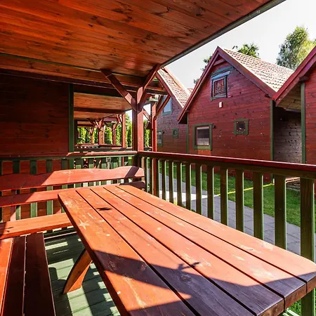 ロッジ Sloneczny Zakatek シュトゥトボ